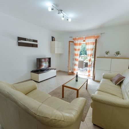 Lumbre Apartment Tar-Vabriga Kültér fotó