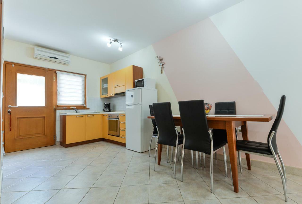 Lumbre Apartment Tar-Vabriga Kültér fotó